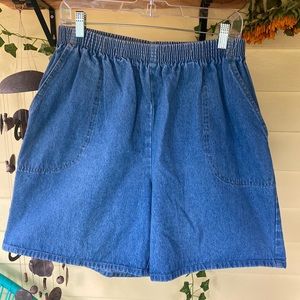 Elastic waist jean shorts